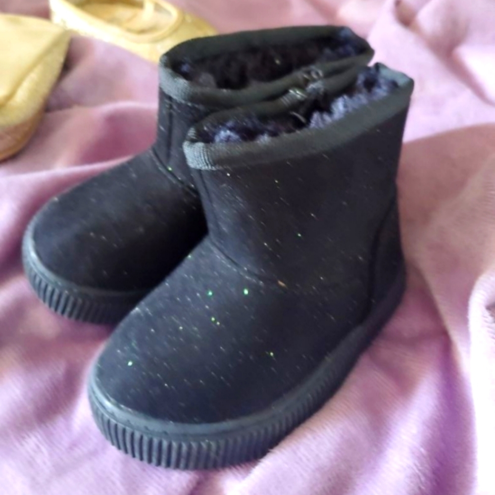Black glitter boots nwt size 5t
